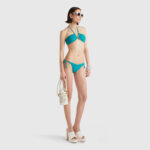 Bikini Benetton con top a fascia e slip taglio a V