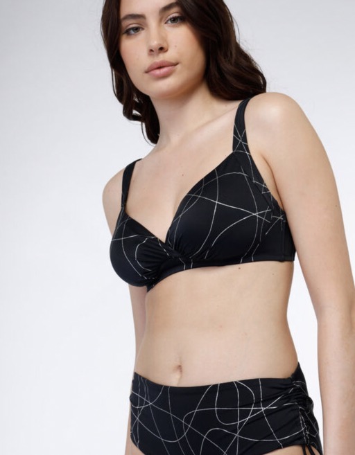Bikini con slip a vita alta