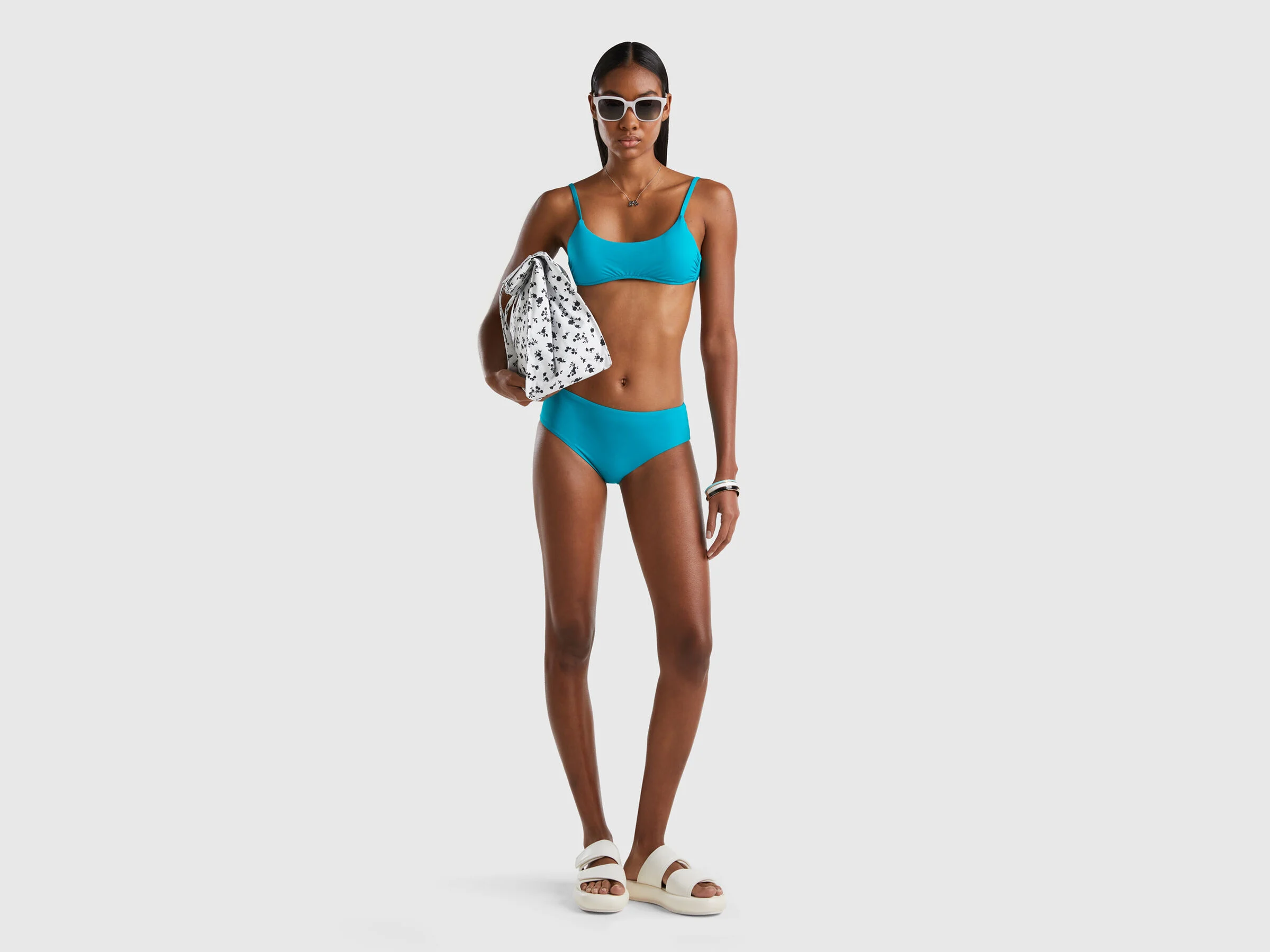 Costume da bagno con slip a vita alta Benetton 2023