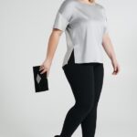 Blusa a maniche corte in raso e jersey Rinascimento curvy