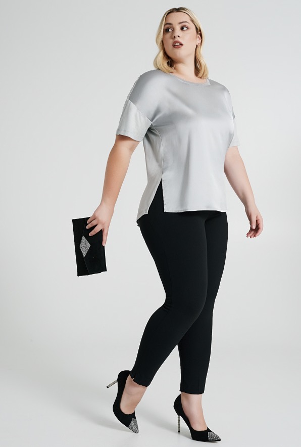 Blusa a maniche corte in raso e jersey Rinascimento curvy