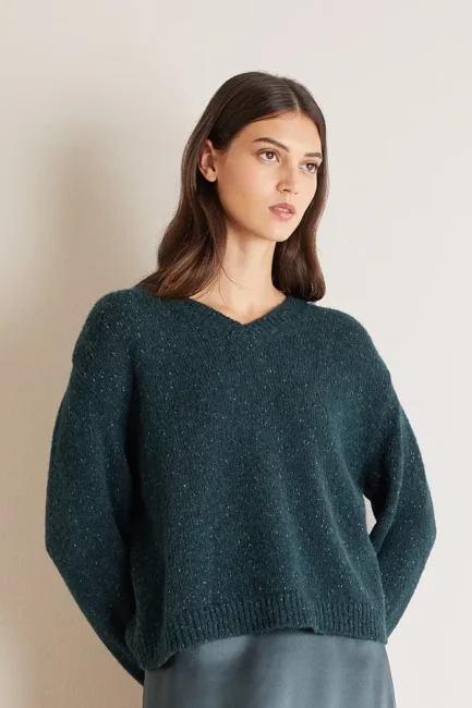 Maglione verdone con scollo a V Maglione verdone con scollo a V