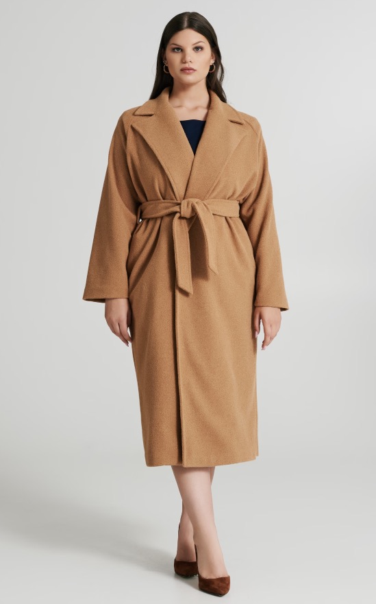 Rinascimento cappotto a vestaglia color cammello inverno 2024