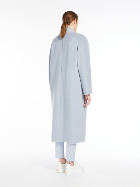 Cappotto icona Max Mara nuovo colore inverno 2023 2024 Cappotto icona Max Mara nuovo colore inverno 2023 2024