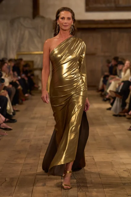 Abito dorato Moda 2024 Abito dorato Moda 2024