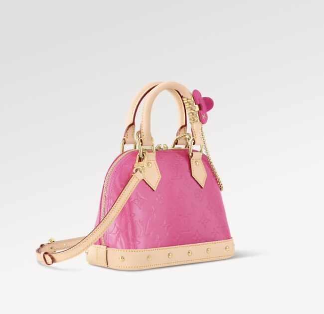 Nuova Borsa Alma BB Louis Vuitton 2024 colore neon pink con fermaglio per capelli Nuova Borsa Alma BB Louis Vuitton 2024 colore neon pink con fermaglio per capelli