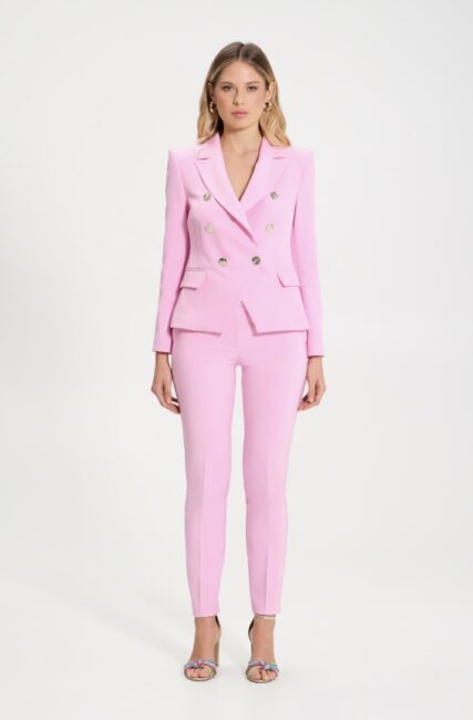 Nuovo tailleur rosa Rinascimento primavera 2024 Nuovo tailleur rosa Rinascimento primavera 2024