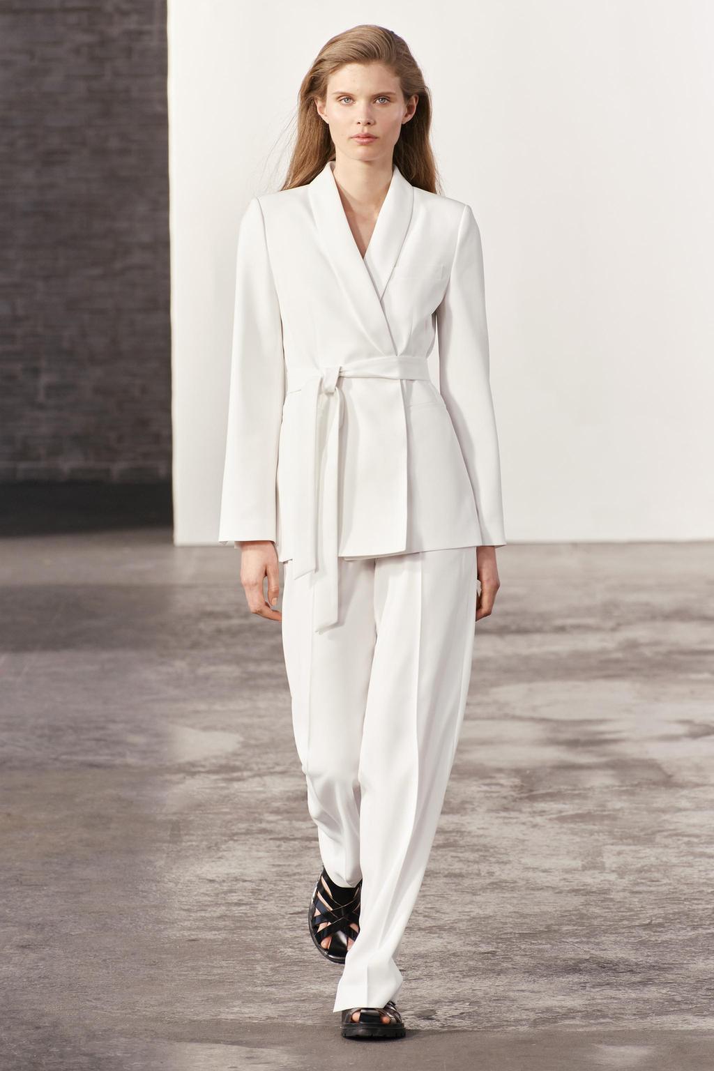 Zara Tailleur bianco con blazer con cintura