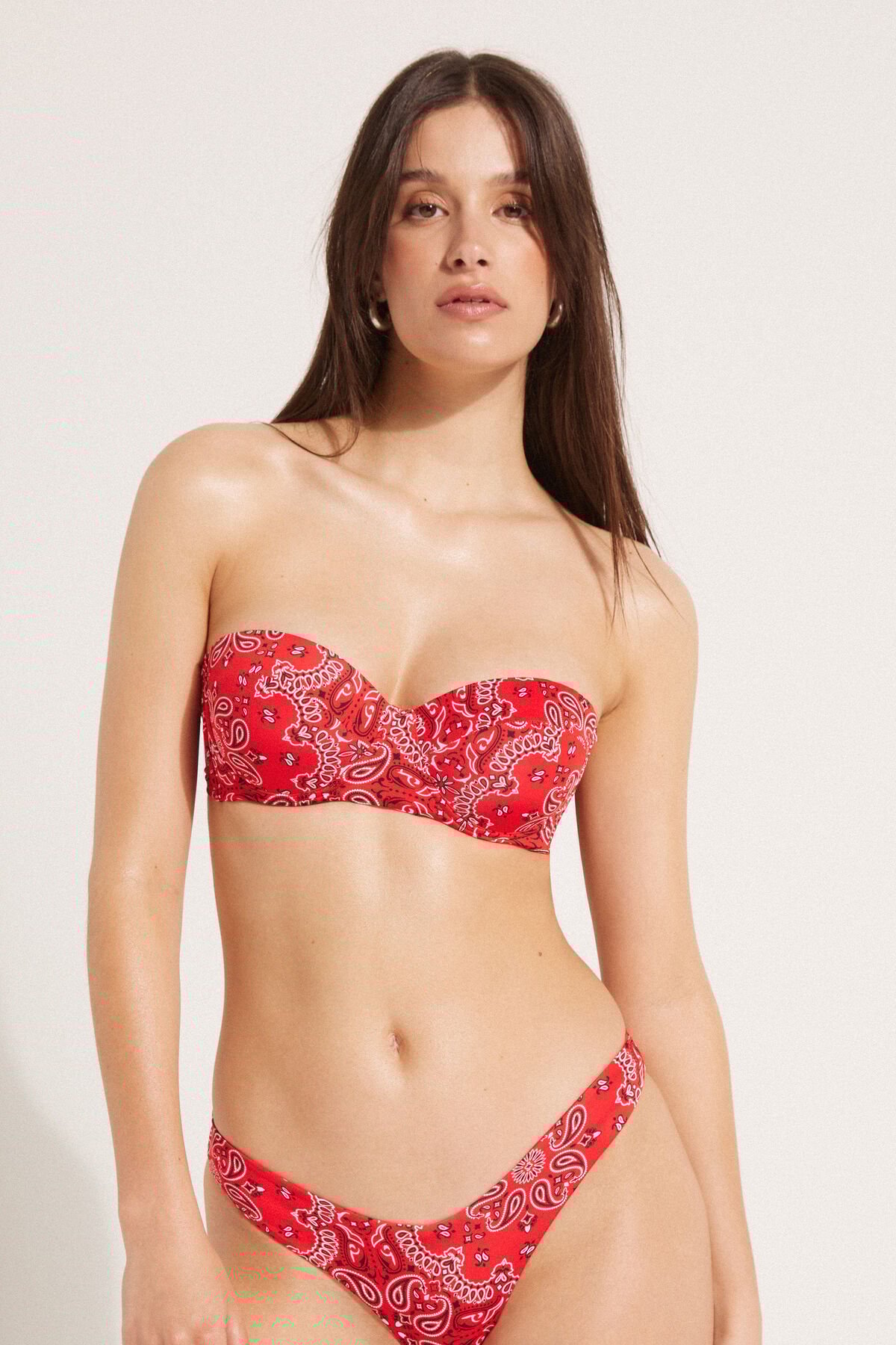 Bikini a fascia imbottita con brasiliano sgambato Tezenis estate 2024