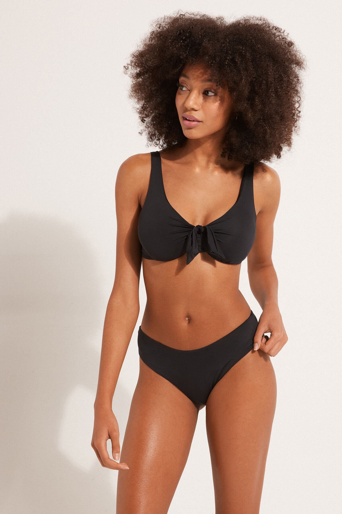 Costume da bagno nero collezione Tezenis 2024