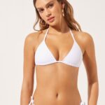 Bikini bianco Indonesia con top a triangolo
