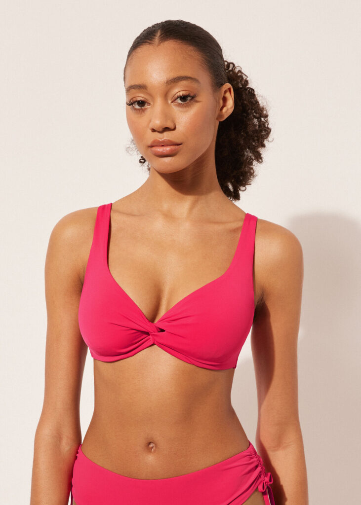 Bikini modello Indonesia Calzedonia 2024 Bikini modello Indonesia Calzedonia 2024