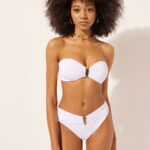 Elegante bikini bianco Calzedonia estate 2024