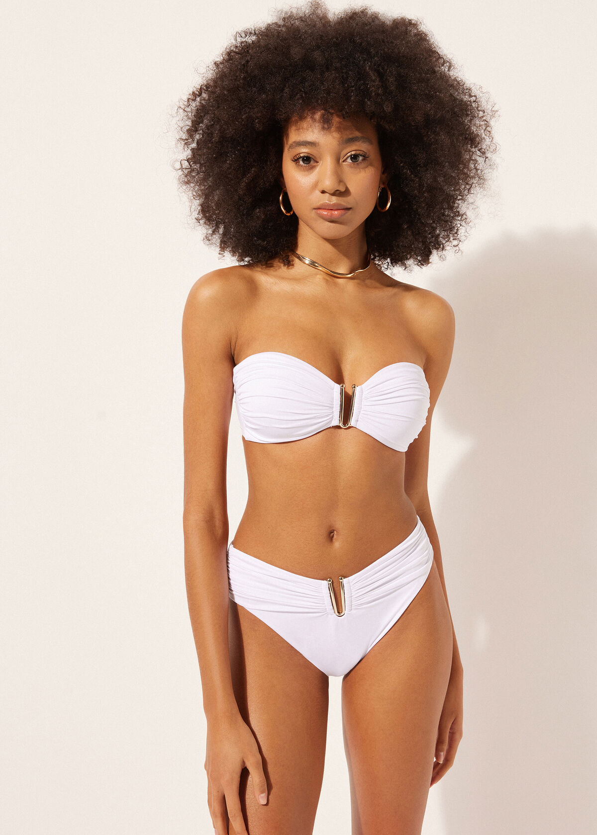 Elegante bikini bianco Calzedonia estate 2024