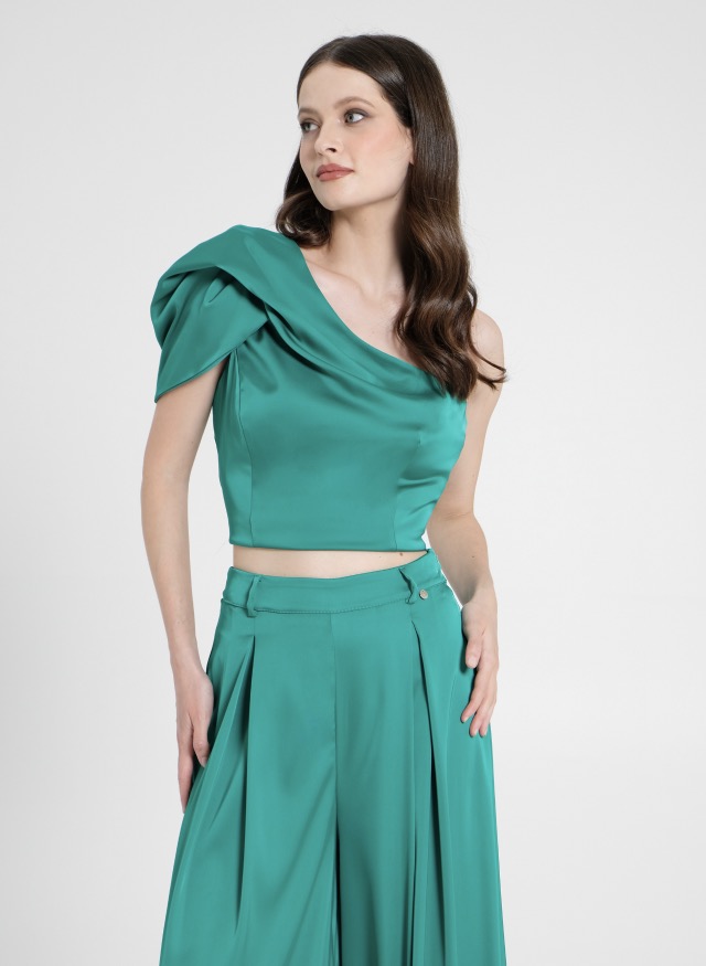 Completo top monospalla e pantaloni palazzo in raso Completo top monospalla e pantaloni palazzo in raso
