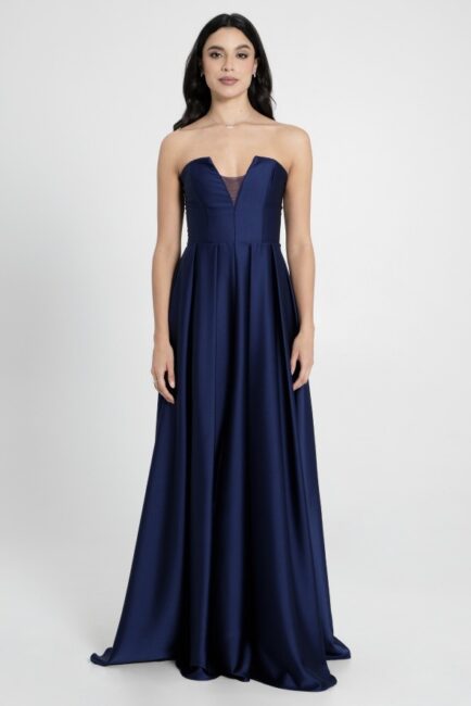 Elegante abito lungo da sera e occasioni speciali Rinascimento Elegante abito lungo da sera e occasioni speciali Rinascimento