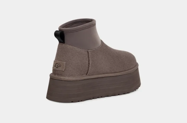 Stivale UGG Mini Dipper colore Thundercloud Inverno 2024 2025 Stivale UGG Mini Dipper colore Thundercloud Inverno 2024 2025