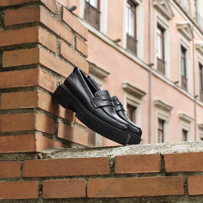 Nuovi mocassini in pelle nera GEOX donna Nuovi mocassini in pelle nera GEOX donna