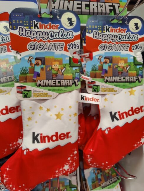 Calze della Befana Kinder 2025 Gigante Calze della Befana Kinder 2025 Gigante
