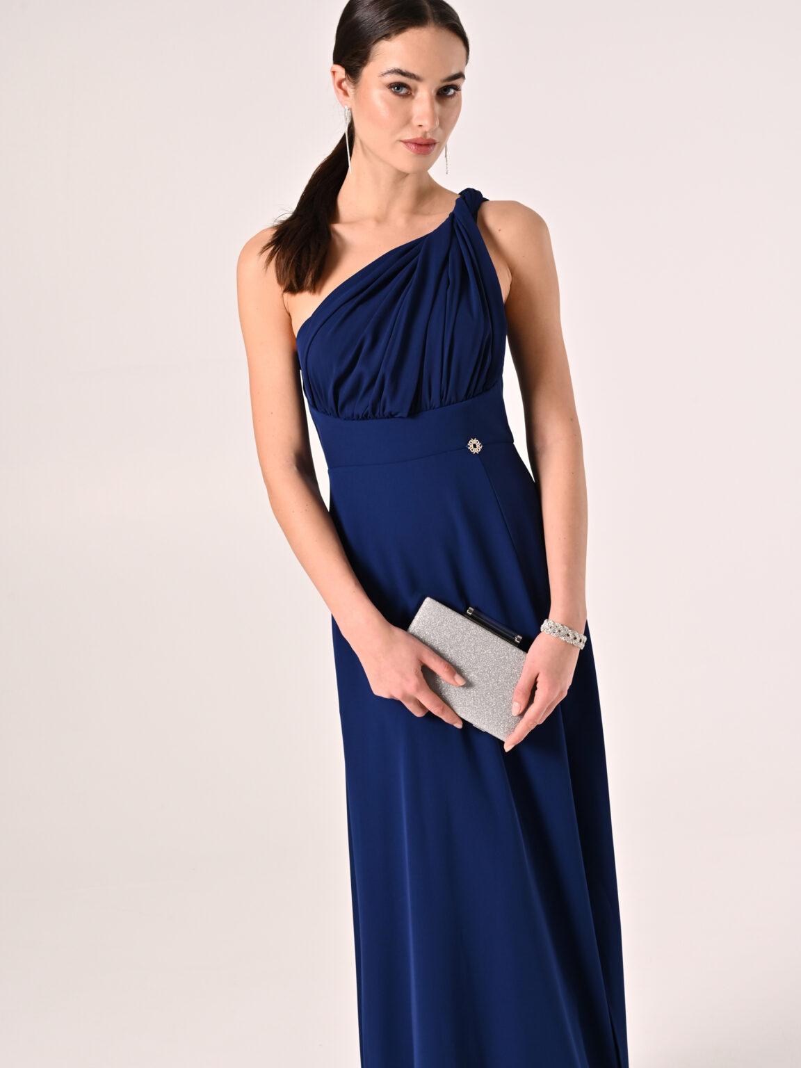 Abito lungo monospalla in raso | Eleganza moderna