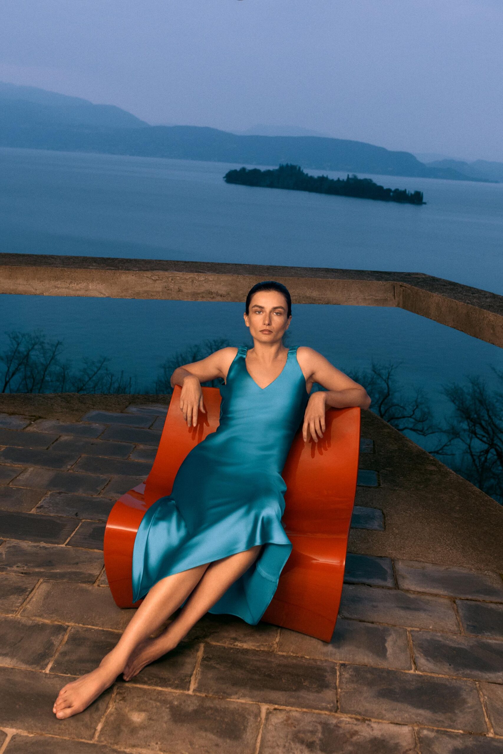 Abito lungo in satin turchese