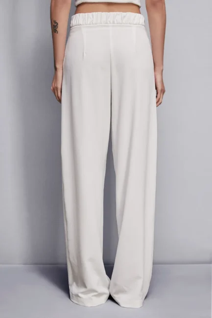 Pantaloni morbidi bianchi Patrizia Pepe estate 2025 Pantaloni morbidi bianchi Patrizia Pepe estate 2025