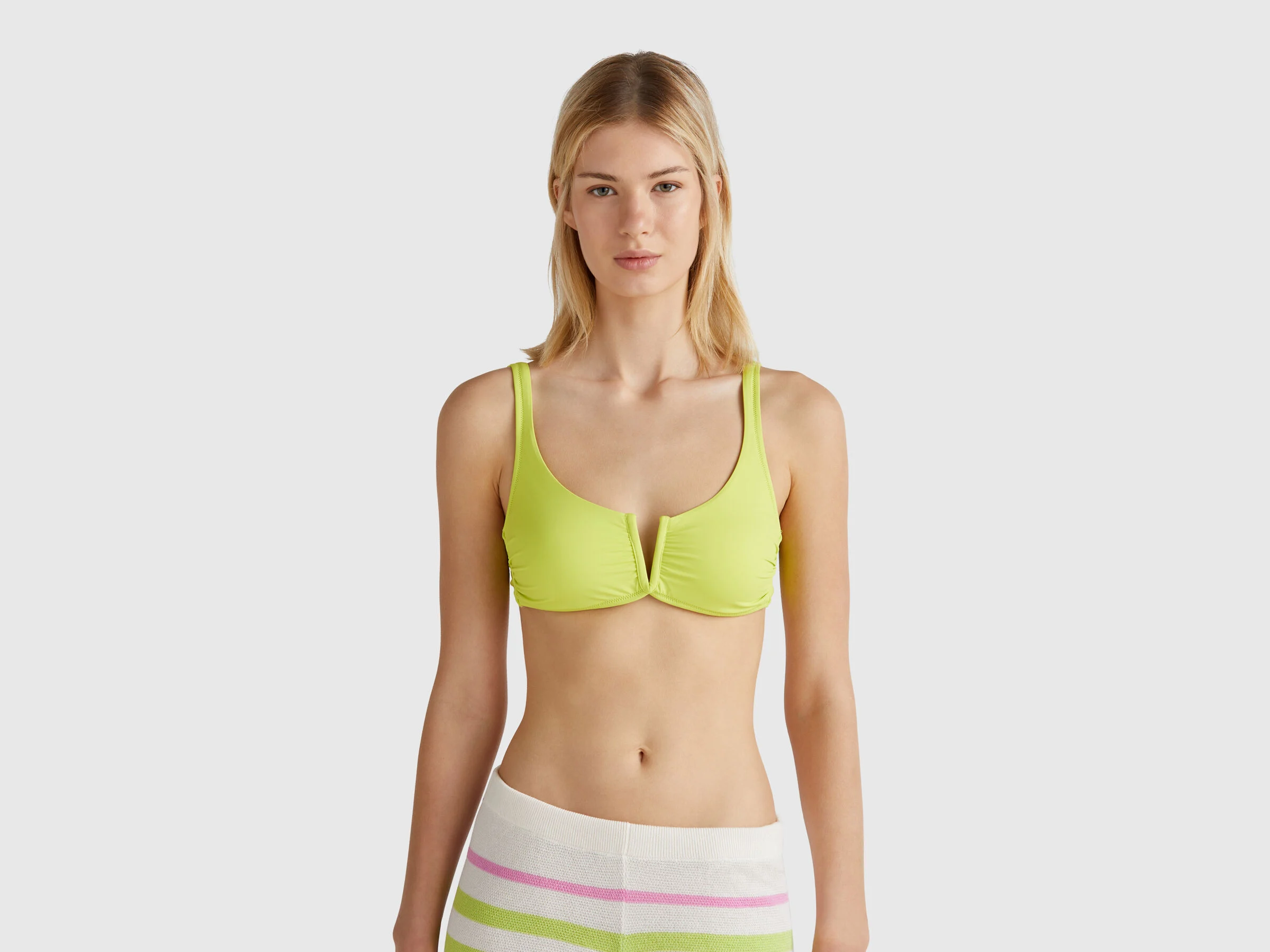 Bikini a tinta unita Benetton 2025