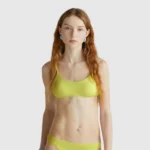 Bikini con top a canotta imbottita