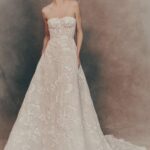 Abito da sposa Pronovias 2026 con corsetto