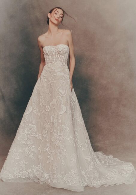 Abito da sposa Pronovias 2026 con corsetto Abito da sposa Pronovias 2026 con corsetto