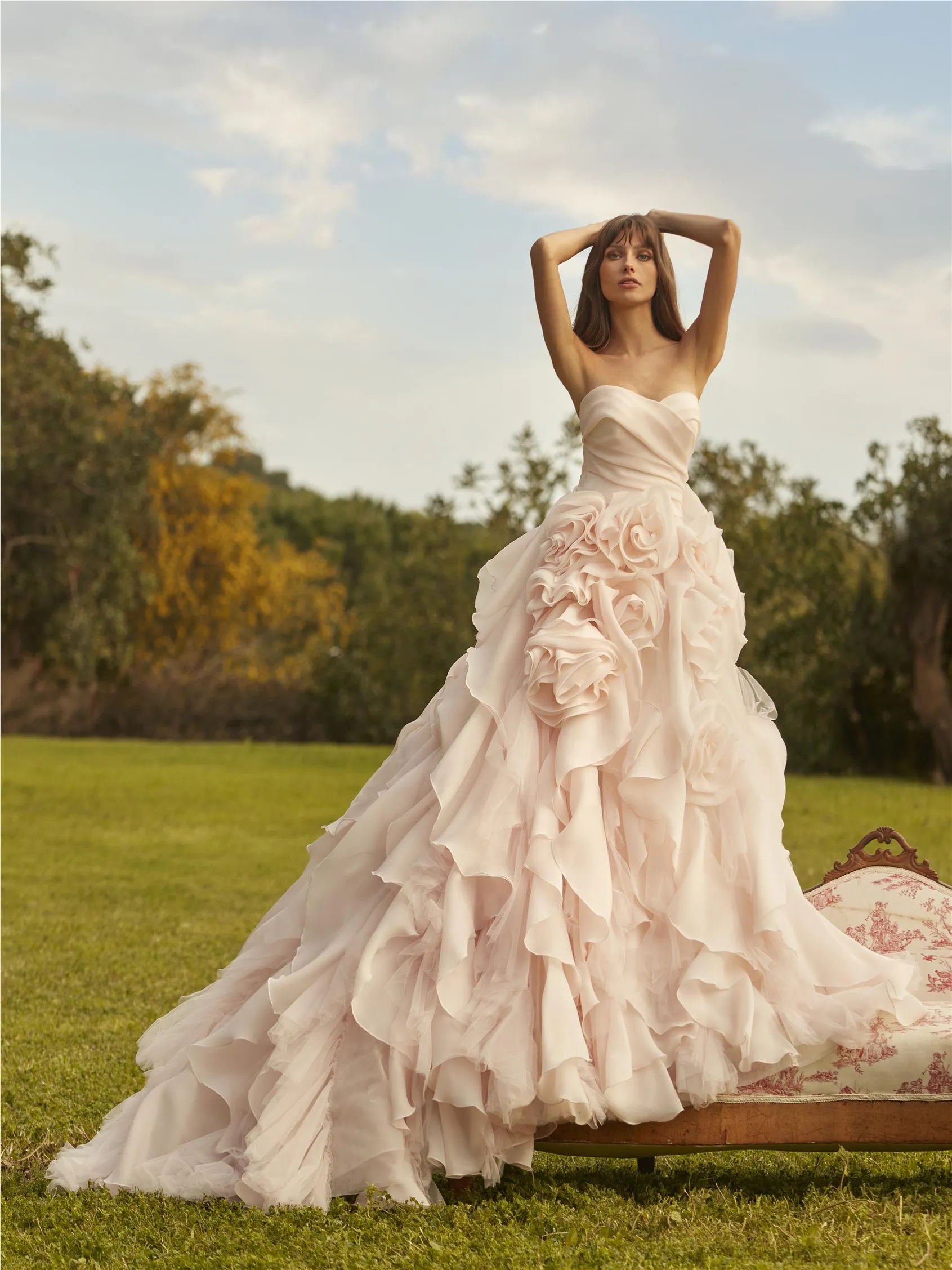 Abito da sposa da principessa color blush Nicole Milano 2026