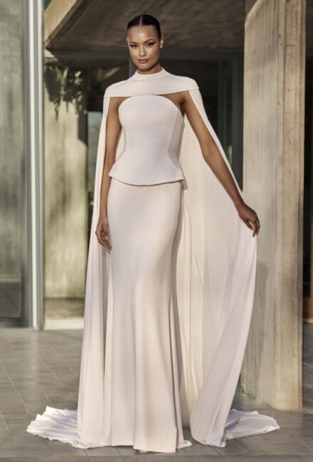 Abito da sposa minimal chic Pronovias 2026 Abito da sposa minimal chic Pronovias 2026