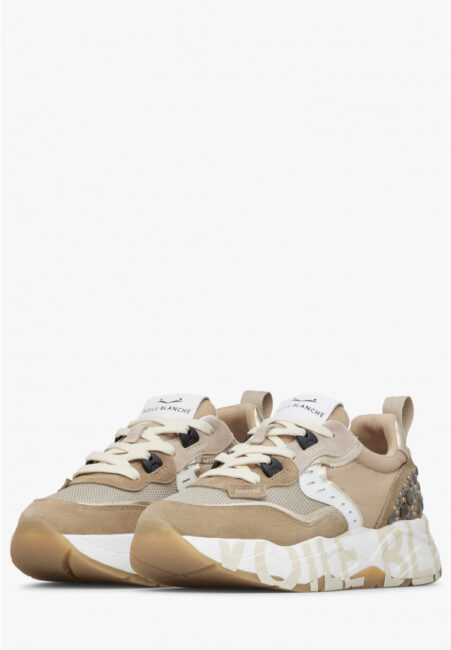 Scarpe donna in suede con borchie Scarpe donna in suede con borchie