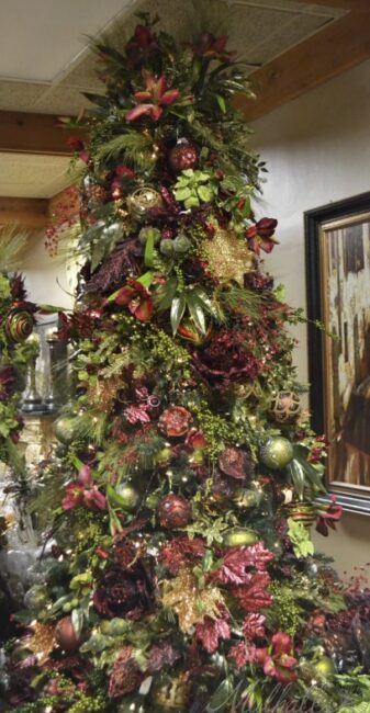 Colori metallici e gioiello Albero di Natale 2025 Colori metallici e gioiello Albero di Natale 2025