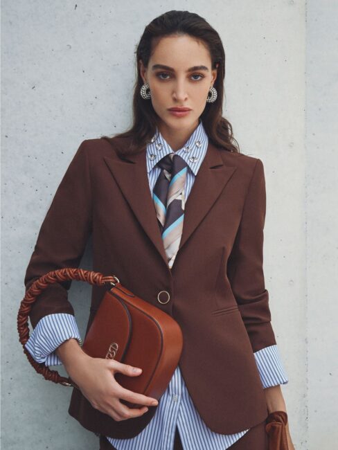 Completo marrone tendenza moda autunno inverno 2025 2026