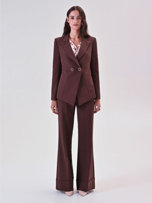 Tailleur con giacca doppiopetto