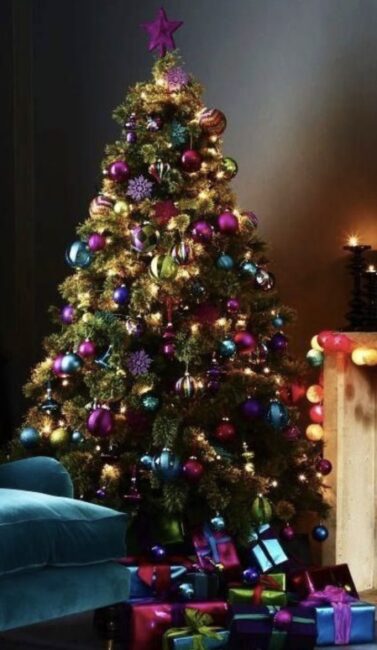 Toni metallici Albero di Natale 2025 Toni metallici Albero di Natale 2025