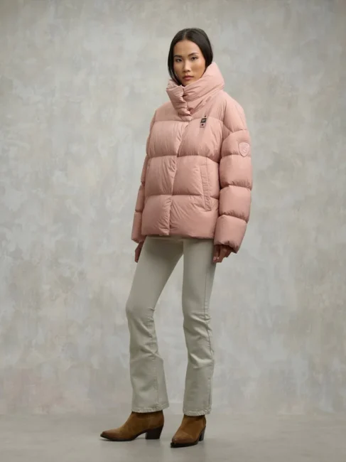 Blauer Giubbotto corto vaporoso rosa pallido collezione inverno 2025 2026