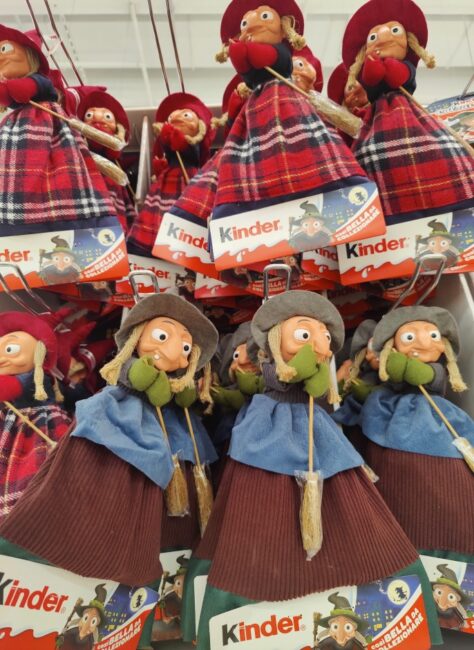 Bambole Befane Kinder 2026