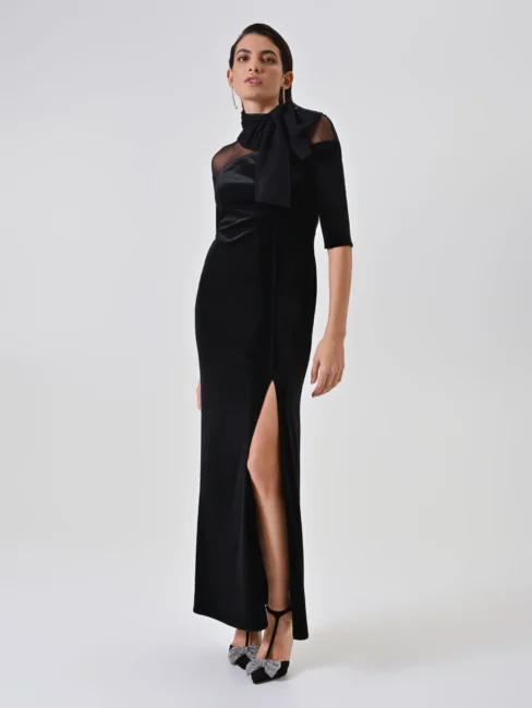 Elegnate abito lungo in velluto Rinascimento