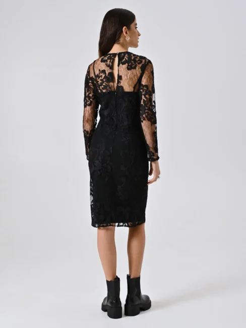 Rinascimento abito in pizzo nero