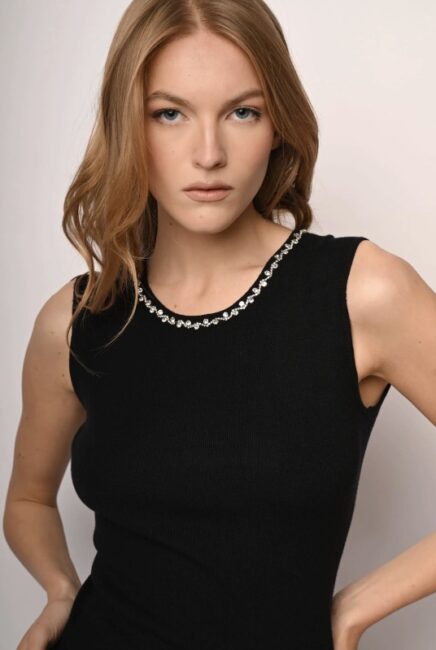 Tubino nero con collo gioeillo Nuna Lie