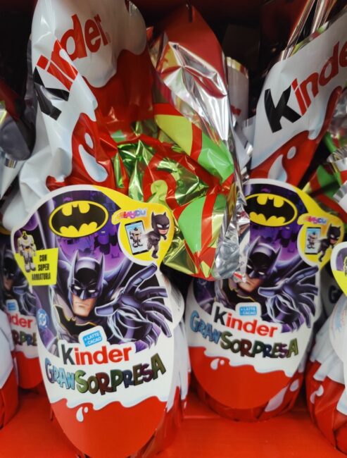 Uova di Pasqua Kinder 2026 Batman