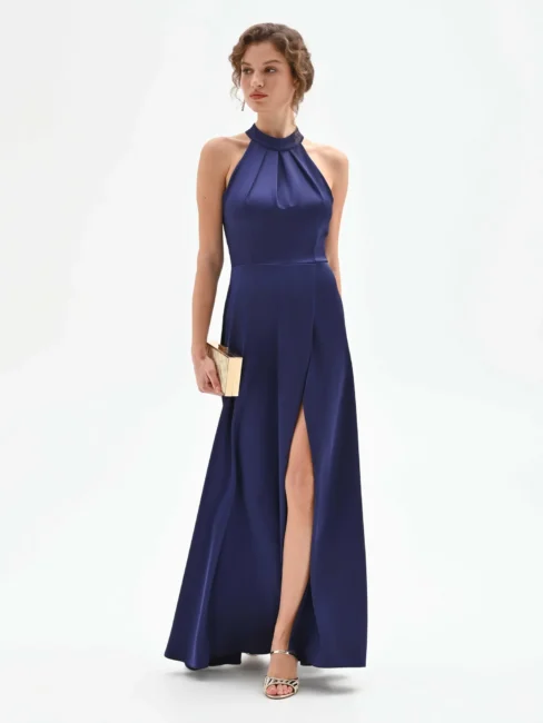 Abito lungo con spacco e scollo all'americana