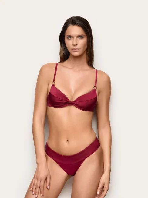 Bikini con reggiseno a balconcino estate 2026