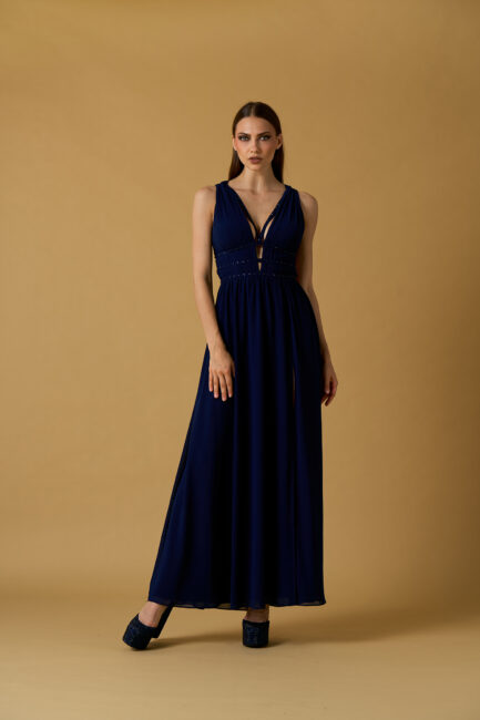 Abito lungo blu da sera indossato da Francesca a Temptation Island 2026 Abito lungo blu da sera indossato da Francesca a Temptation Island 2026