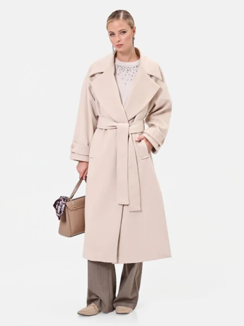 Cappotto a vestaglia nuova collezione Rinascimento Cappotto a vestaglia nuova collezione Rinascimento