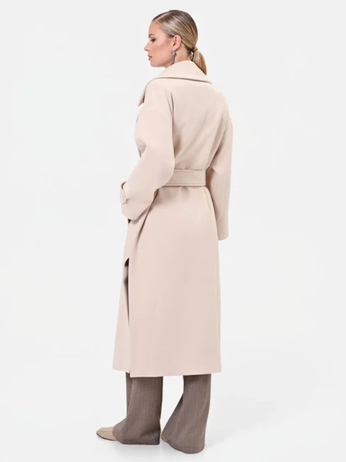 Nuovo cappotto a vestaglia Rinascimento Nuovo cappotto a vestaglia Rinascimento