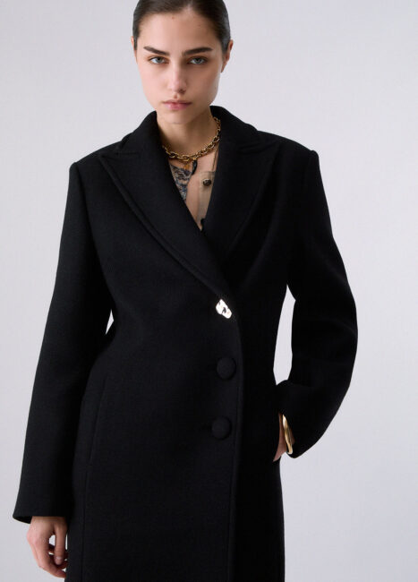 Nuovo cappotto nero LIU JO catalogo invernale Nuovo cappotto nero LIU JO catalogo invernale