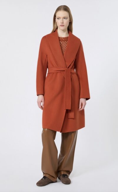 Cappotto a vestaglia nuovo colore invernale 2027 Cappotto a vestaglia nuovo colore invernale 2027